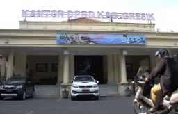 Tak Lagi Jabat Ketua DPRD Gresik, Yani Belum Kembalikan Mobil Dinas