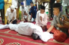 Dua Warga Sampang Jalani Sumpah Pocong Karena Dituduh Tukang Santet