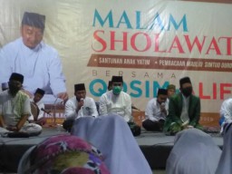 Pasangan Qosim Alif Gelar Salawat Bersama dan Santunan Anak Yatim Menjelang Daftar Ke KPUD Gresik