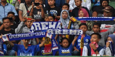 Arema Tunda Kedatangan Pelatih Fisik Victor Tinoco