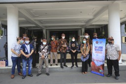 Pemkot Terima Bantuan 15 Ribu Paket Sembako dari Meratus Line