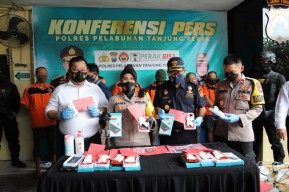 Penyelundupan 1,2 Kg Sabu Asal Malaysia Digagalkan Polres Pelabuhan Tanjung Perak, 2 Tersangka Asal Pamekasan Dibekuk