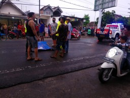 Senggolan Antar Motor, Pasutri Mojokerto Disikat Dua Kendaraan Sekaligus di Lamongan, Sang Suami Wassalam