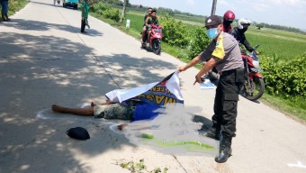 Nyelonong Saat Mendahului, Pria di Nganjuk Tewas Dihantam Dum Truk