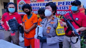 Polisi Surabaya Tangkap ‘Ninja’, Saat Mencuri Lepas Celana Dalam Agar Bisa Menghilang