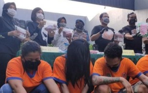 Ngawur! Tante Muda di Surabaya Paksa Keponakan Jadi Kurir Sabu 1,5 Kg