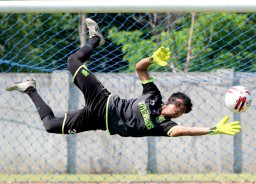 Kiper Persebaya Ternyata Penyintas Covid-19, Ini Perjuangannya Hingga Sembuh
