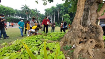Pj Bupati Hudiyono Ajak Masyarakat Sidoarjo Peduli Kebersihan dan Penghijauan Taman
