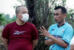 Legenda Sepak Bola Gresik, Widodo C Putra Titip ke Dokter Alif Untuk Rangkul Insan Olah Raga