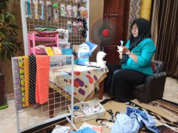 Usai di PHK, Warga Desa Ngampelsari Candi ini Menerima Dana Banpres untuk Kembangkan Usaha Kecilnya.