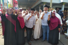 Emak-Emak Sidayu Titip Program Pendidikan dan Kesehatan kepada Qosim-Alif