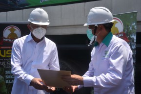 Menteri Koperasi dan UKM Dorong Petani Jember Berkoperasi