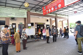 Sidak di Kantor Dispendukcapil Lihat Kepadatan Pemohon, Pj. Bupati Sidoarjo Minta Hari Sabtu dan Minggu Layanan Dibuka