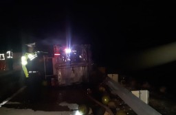 Truk Muat Tabung Elpiji Terbakar di Ngawi, Sopir Kabur