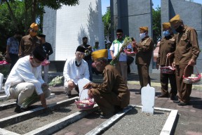 Kunjungi TMP, BHS Janji Perhatikan Kesejahteraan Veteran
