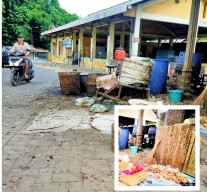 Sampah Potongan Ayam dan Ikan Dibuang Sembarangan, Pedagang Pasar Pandaan Baru Cium Bau Busuk