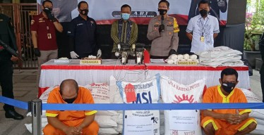 Juragan Selep  Padi Lamongan ini Ditahan Karena Jual Gula Rafinasi