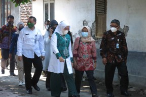 Datang ke Sidoarjo, Menaker Ida Fauziyah Sidak Penyaluran BSU