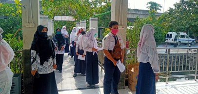 Jelang Tatap Muka, Pemkot Surabaya Bakal Swab Masal Siswa SMP