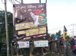 Baliho Rizieq Syihab di Pasuruan Dipreteli Satpol PP