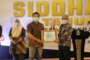 Industri Kripik Kapas Bawa Bojonegoro Dapat Penghargaan dari Kemenaker