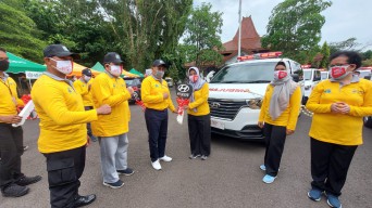 Pemkab Sidoarjo Bagikan Tujuh Ambulan dan Mesin Serologi, Penerapan 3M Jangan Kendor