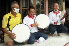 Jawab Keluhan Perajin, Qosim Alif Bantu Pasarkan Alat Musik Rebana Go Nasional
