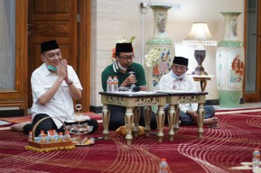 Kelana Aprilianto–Dwi Astutik Berkomitmen Selesaikan Persoalan Fasum dan Fasos Perumahan
