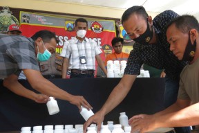 Polsek Waru Sidoarjo Gagalkan Peredaran 65 Gram Sabu dan 204.000 Pil Koplo
