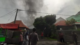 Gudang Obat Milik Dinkes Sidoarjo Terbakar