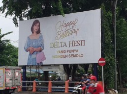 Istri Sultan Nginden Ultah! Pasang Baliho Raksasa Bertarif Rp 25 Juta