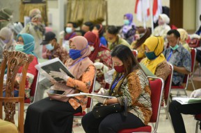 Bagikan 2.000 Sertifikat Tanah, Plt Bupati Ingatkan Proaktif Mengurus
