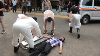 Petugas Layani Pemilih yang Jalani Isolasi Mandiri