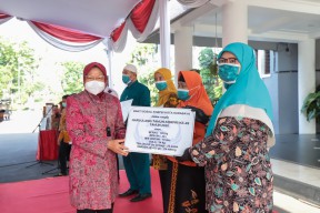 HUT Kopri, ASN Surabaya Bagi-bagi Sesuatu Ke Panti Asuhan