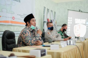 KPU Kota Surabaya Terima Penghargaan Dari KPU Jatim