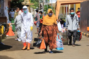 Waspada.... Rumah Sakit Rujukan Covid-19 di Surabaya Hampir Penuh