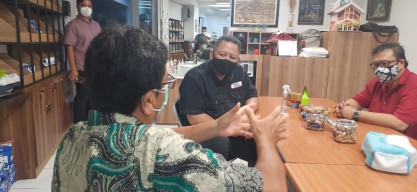 Whisnu Sakti Buana Pantau Persiapan Natal di Beberapa Gereja Surabaya