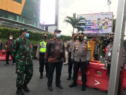 Whisnu Beserta Forkopimda Tinjau Penyekatan Perbatasan Surabaya