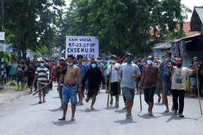Dihadang Ratusan Warga, Eksekusi Balai Desa Kemiri Sidoarjo Batal Dilakukan