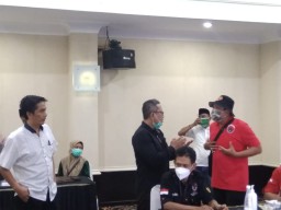 Kubu Eri Cahyadi Protes Keterlambatan Proses Rekapitulasi KPU Surabaya