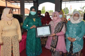 Pemkab Sidoarjo Ikuti Peringatan Hari Ibu Bersama Gubernur Khofifah
