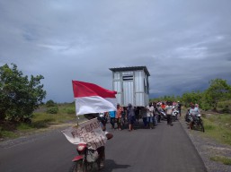 Misteri Bangunan Tak Bertuan di Jember Digotong Warga ke Balai Desa