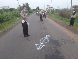 Maksa Nyalip, Pemotor Lamongan Ini Tewas Disantap Mobil Pos Indonesia