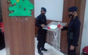 Brimob Polda Jatim Amankan Perayaan Natal di Sidoarjo