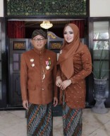 Bupati Sumenep KH. Busyro Karim dan istri Nur Fitriana Terpapar Covid-19