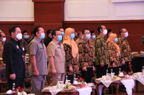 Bupati Sambari Halim Radianto Raih Penghargaan Pendukung Terbaik Sistem Kredit dari Ditjen Perbendaharaan Negara