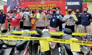 Jangan Ditiru, Ayah ini Ajak Anaknya Curi Motor di Delapan Lokasi