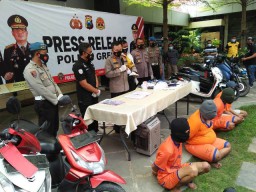 Setelah Gasak Enam Motor, Komplotan Curanmor ini Dipaksa Istirahat di Polres Gresik
