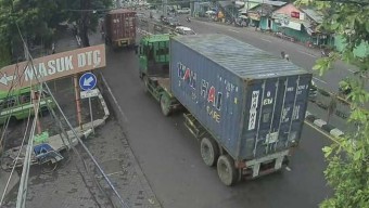 Imbas Longsor Tol Dupak, Jalan Protokol Kota Surabaya Terjadi Kemacetan