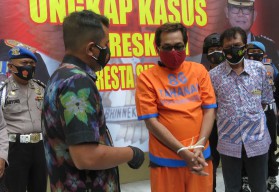 Terbitkan SK PNS dengan Tanda Tangan Khofifah, Warga Krian ini Raup Rp 2 Miliar
